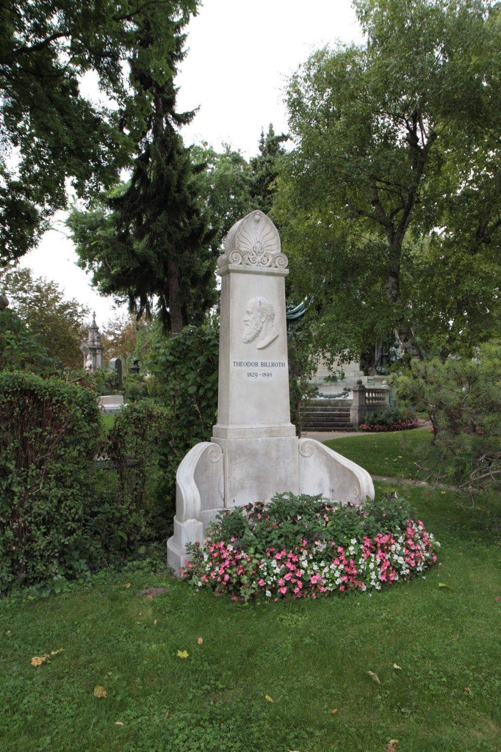 Theodor Billroth's tomb, Vienna - 01.JPG